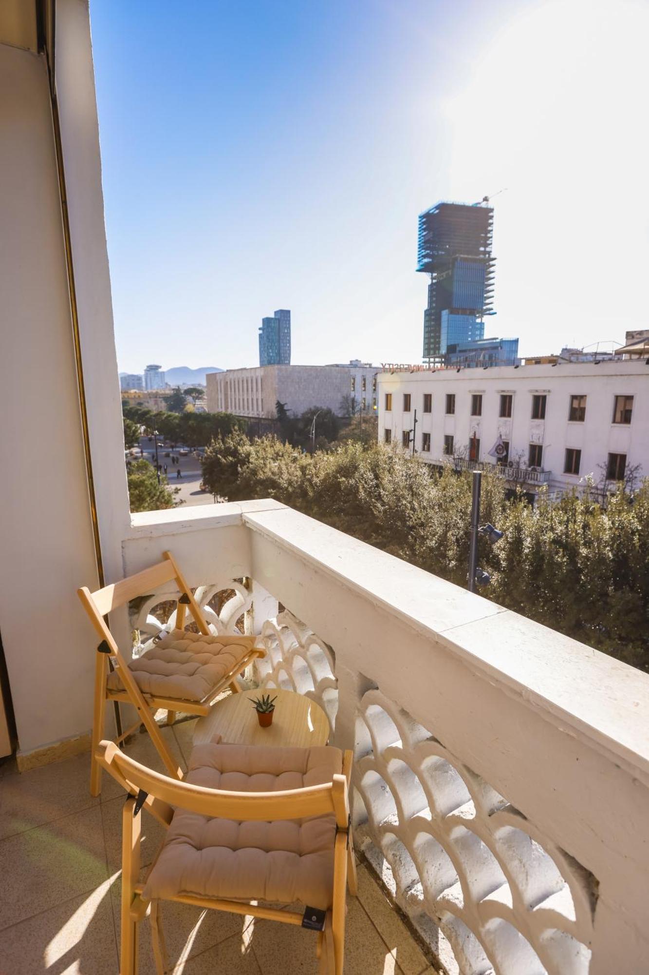 Viewpoint Central Apartment Tirana Exterior photo
